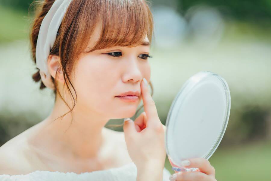 いちご鼻は治療で治る？おすすめ美容クリニックやセルフケアの注意点を紹介！